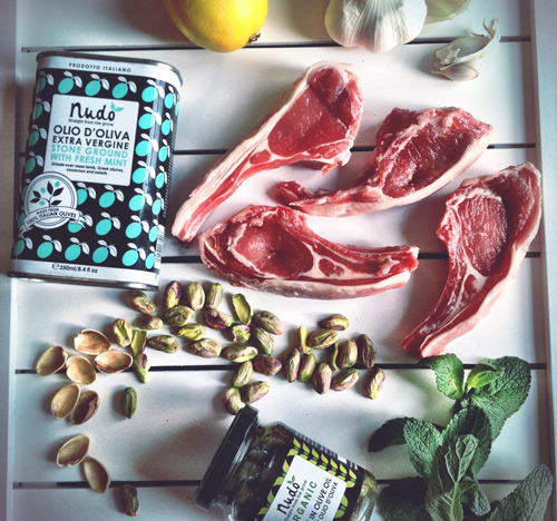 All the ingredients you need to make these delicious lamb chops with pistachio and mint olive oil.